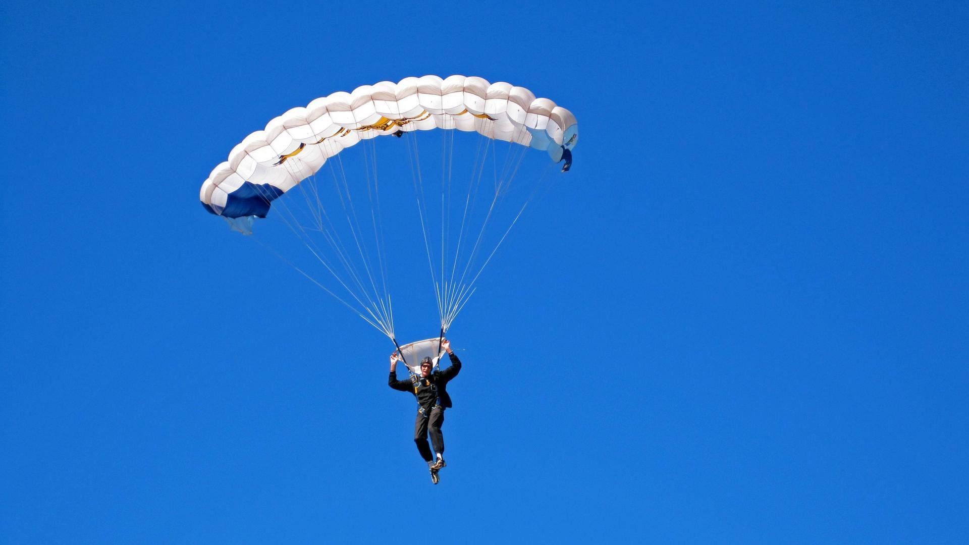 体育焦点快讯持续更新中，体育快讯新闻